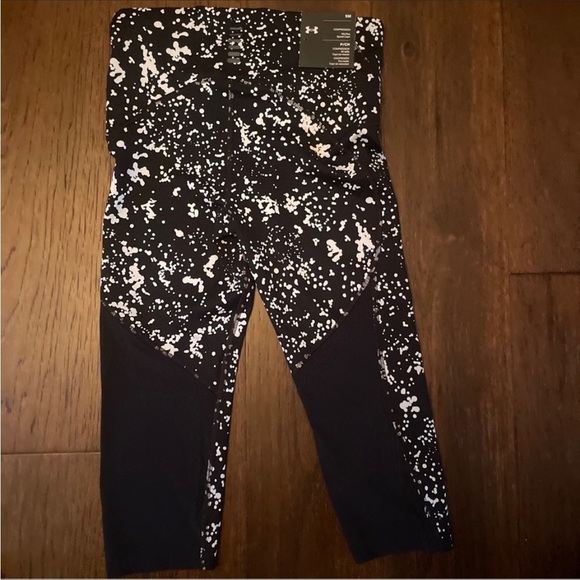Under Armour Compression
Mid Rise Speed Capri nwt - Picture 7 of 9
